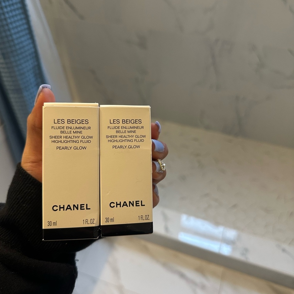 CHANEL Highlighter